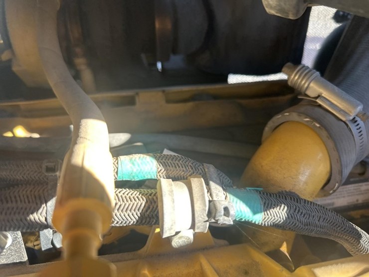 2014-deere-450j-image-47