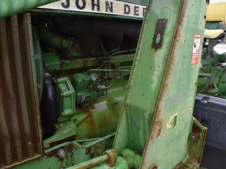 john-deere-2440-image-9