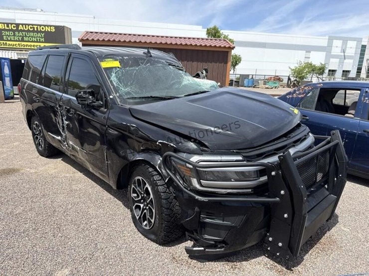 2022-ford-expedition-image-1