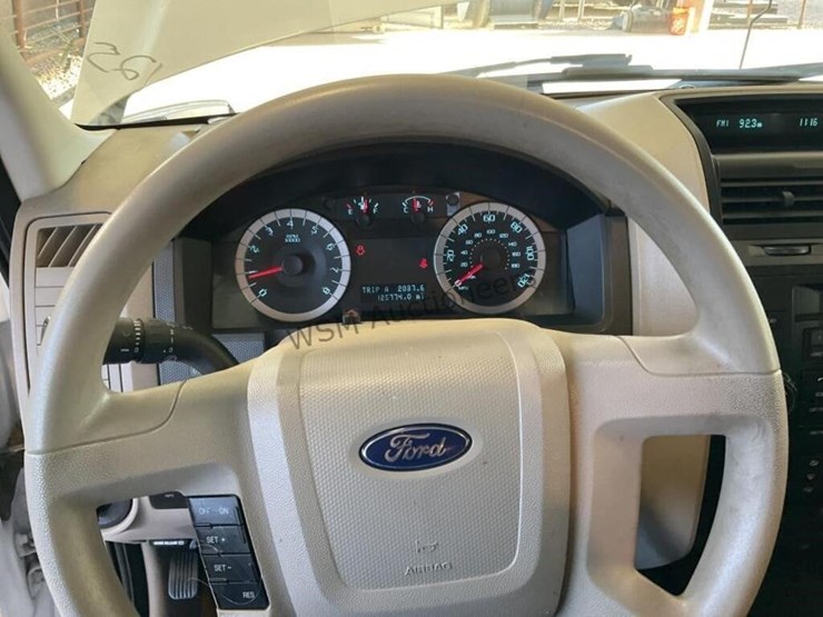2011-ford-escape-xls-image-16