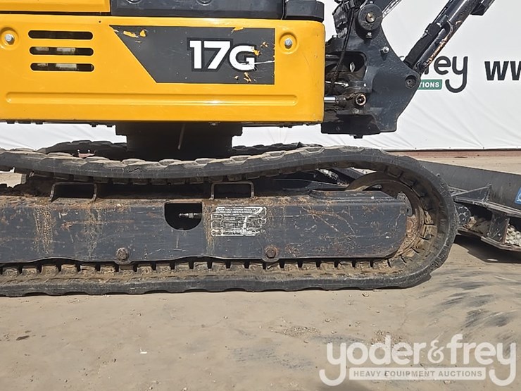 2022-deere-17g-image-17