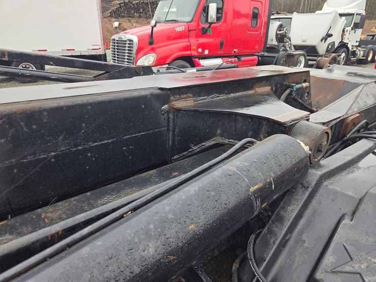 1995-peterbilt-357-image-27