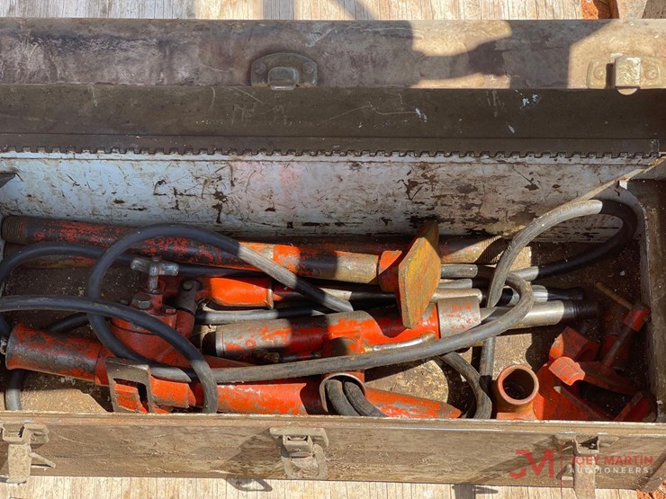 hydraulic-port-a-power-with-attachments-&-box-image-3