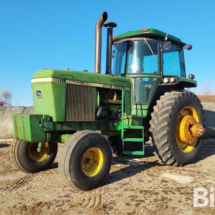 1981 JOHN DEERE 4440