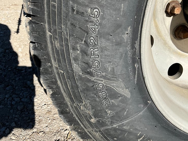 1976-peterbilt-359-image-18