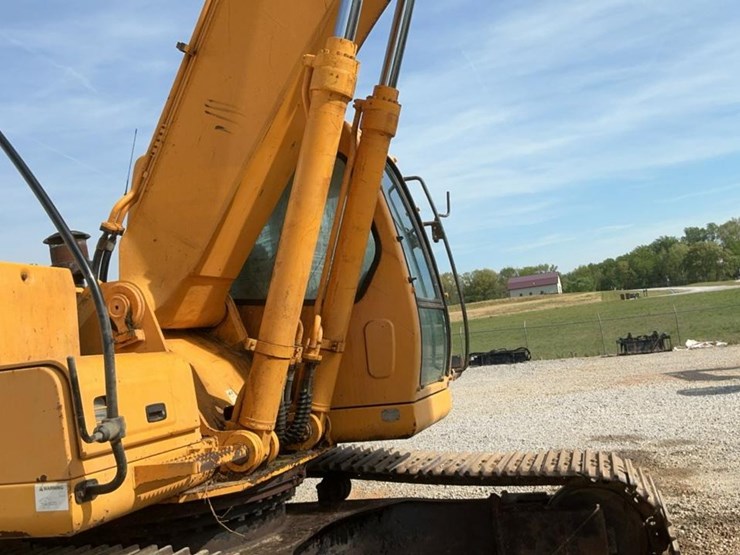 2012-hyundai-robex-290-lc-7a-image-44