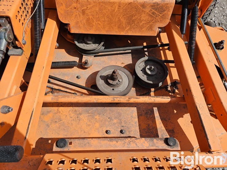 2011-scag-stt61v27ka-image-15