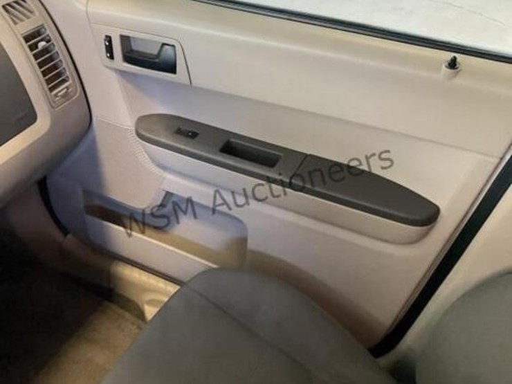 2011-ford-escape-xls-image-20