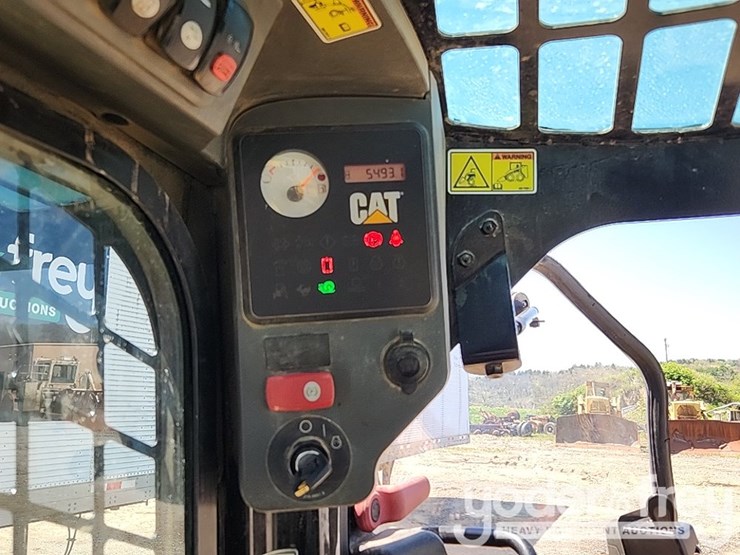 2012-caterpillar-299d-image-27