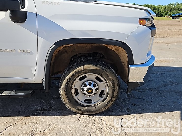 2022-chevrolet-2500hd-image-9