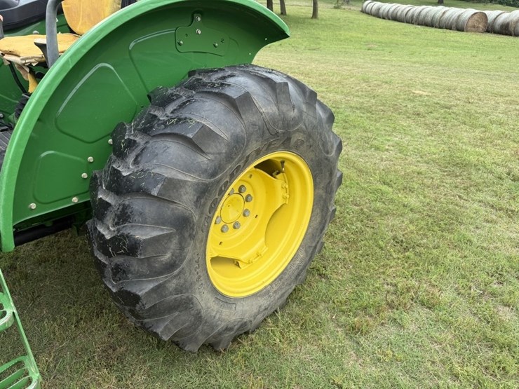 2020-john-deere-5075e-image-11