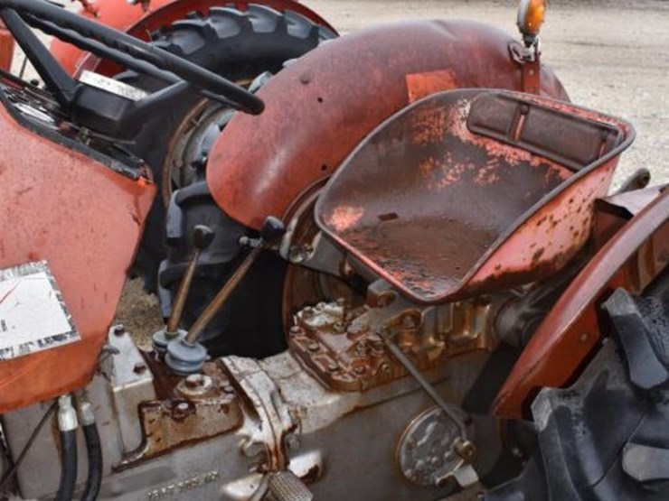 massey-ferguson-230-image-12