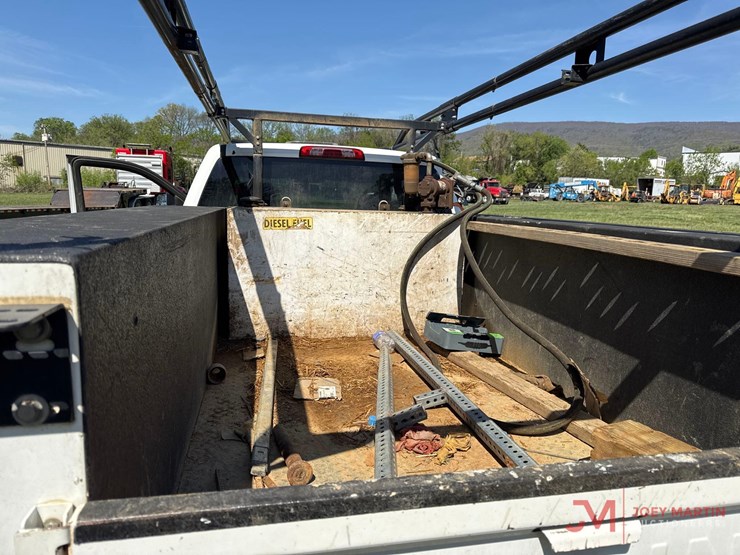 2018-chevrolet-2500-image-10