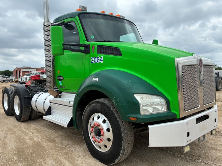 2019-kenworth-t880-image-3