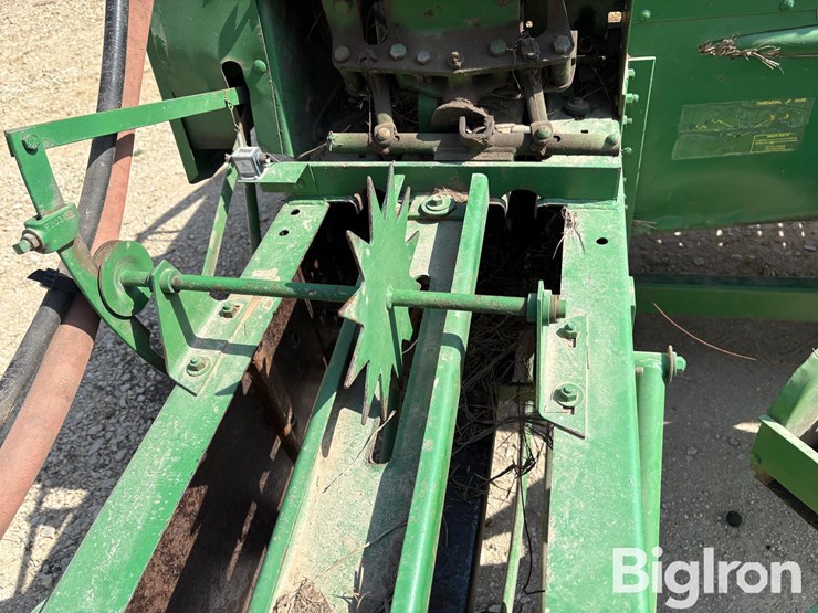 john-deere-336-image-18
