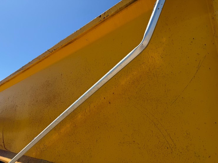 1995-mack-cl713-image-24