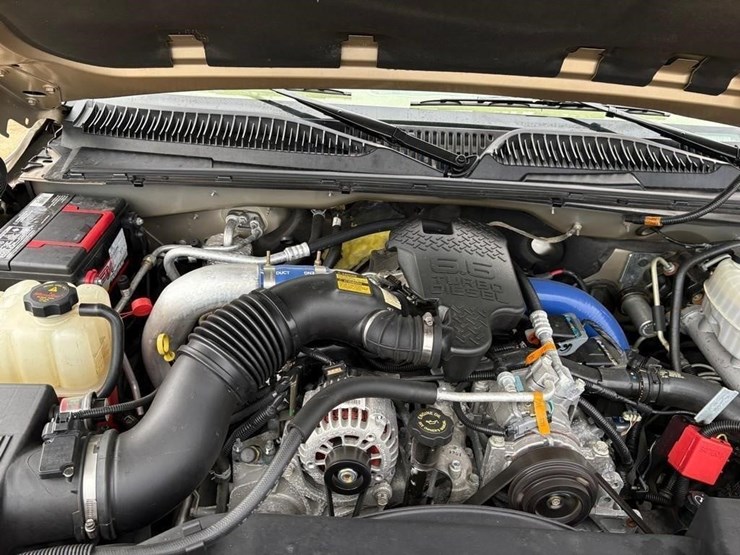 2004-gmc-sierra-2500-image-22