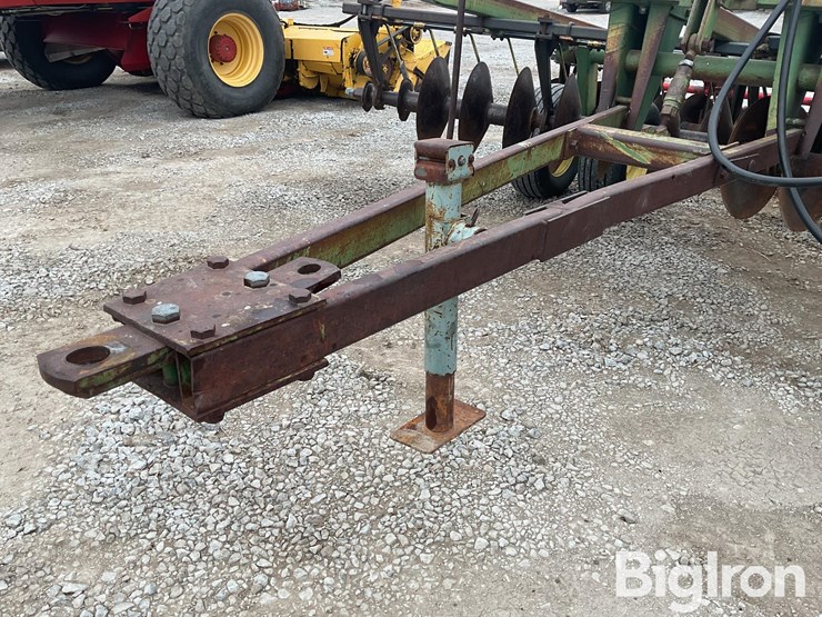 john-deere-210-image-16