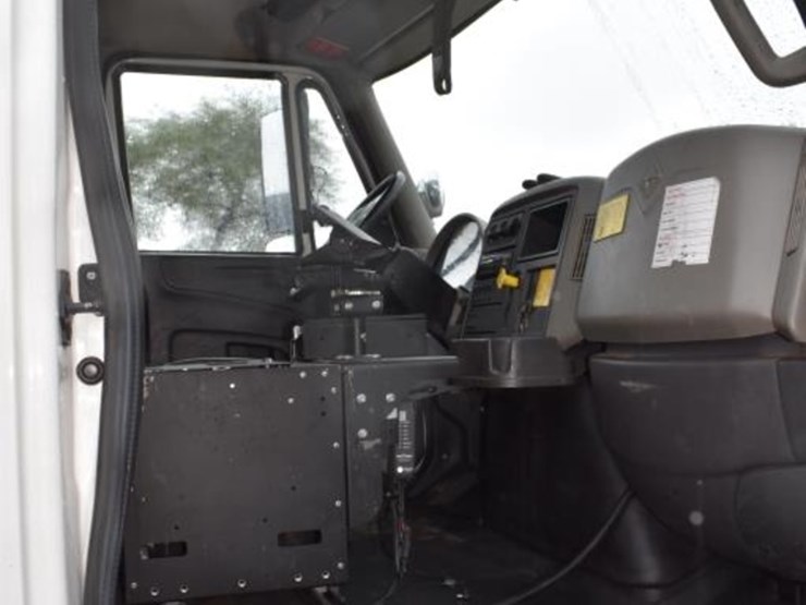 2015-case-ih-4300-image-13