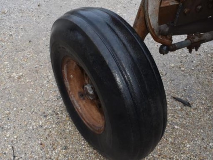 massey-ferguson-2705-image-8