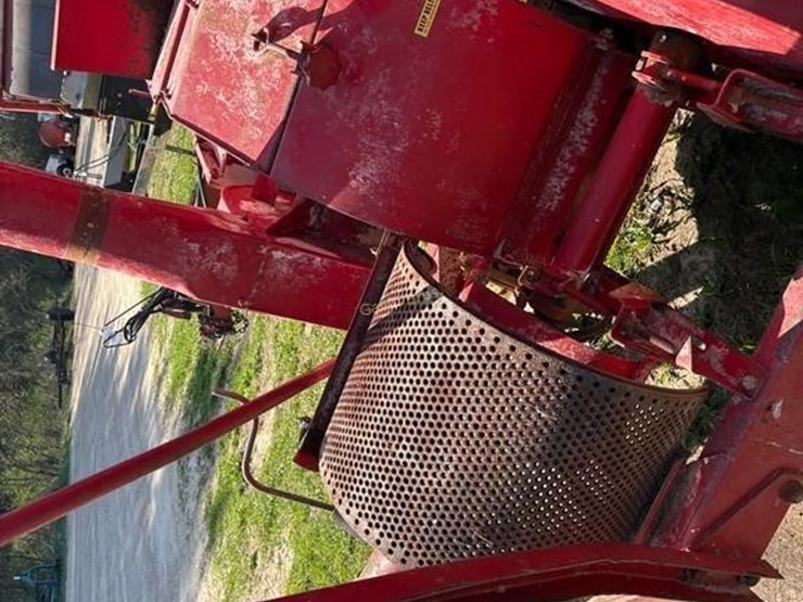 new-holland-354-image-6