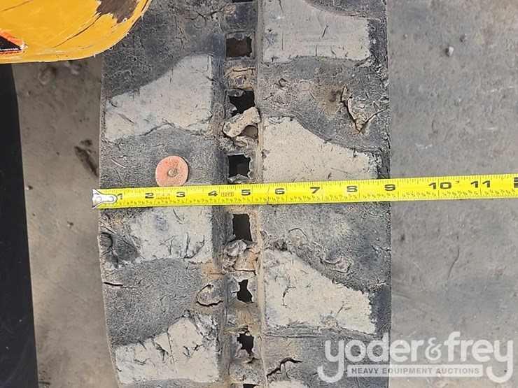 2022-deere-17g-image-21