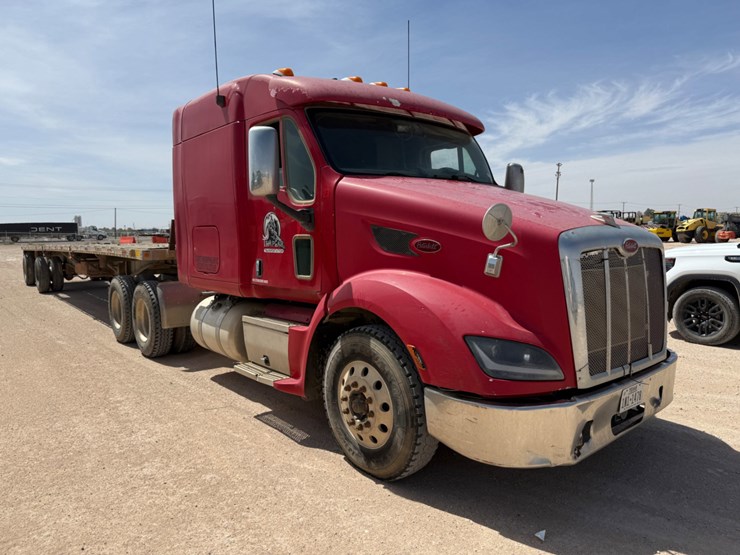 2012-peterbilt-587-image-2