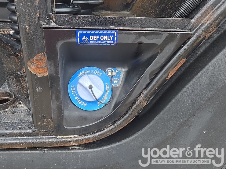 2017-jcb-510-56-image-44