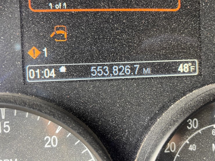 2015-peterbilt-579-image-10