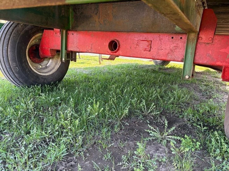 20'x101"-flatbed-wagon-with-gear-image-5