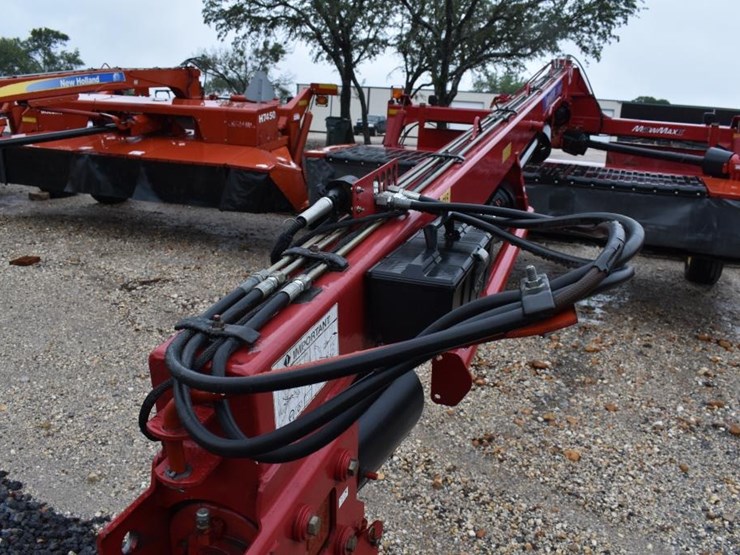 new-holland-313-image-4