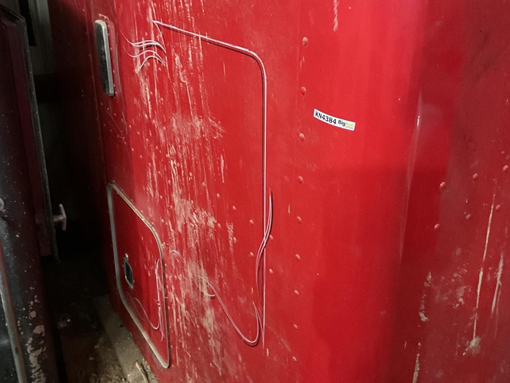 peterbilt-377-image-2