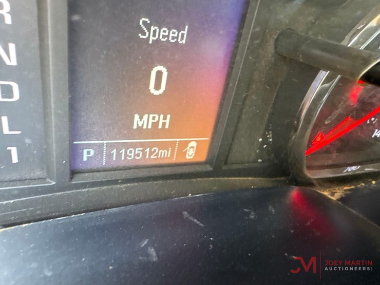 2018-chevrolet-2500-image-24