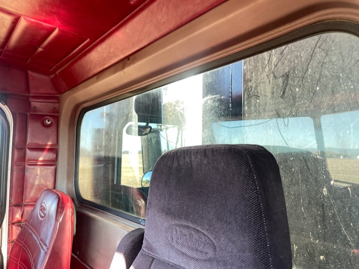 1998-peterbilt-378-image-55