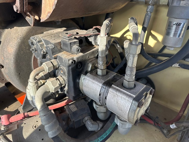 2007-jlg-400s-image-35