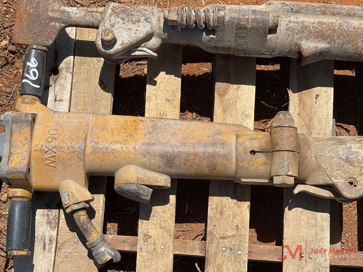 pneumatic-jack-hammer-image-1