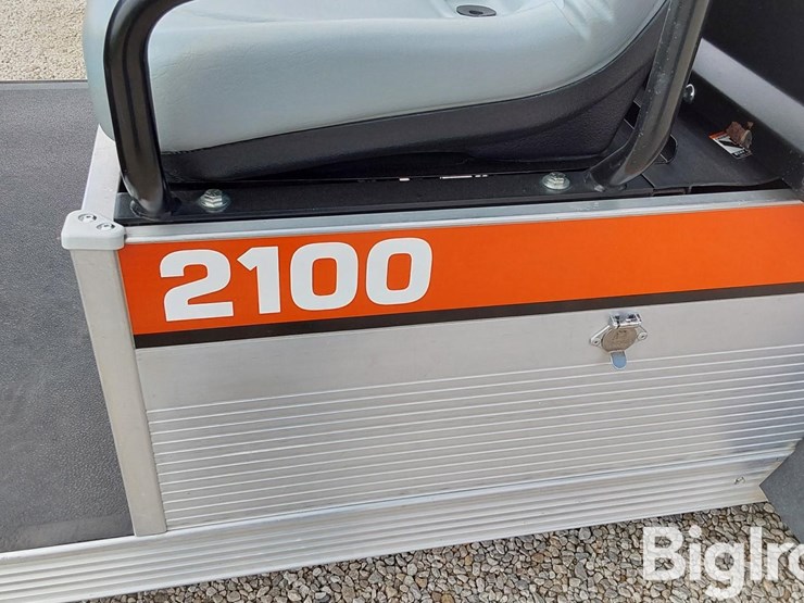 2002-bobcat-2100-image-9