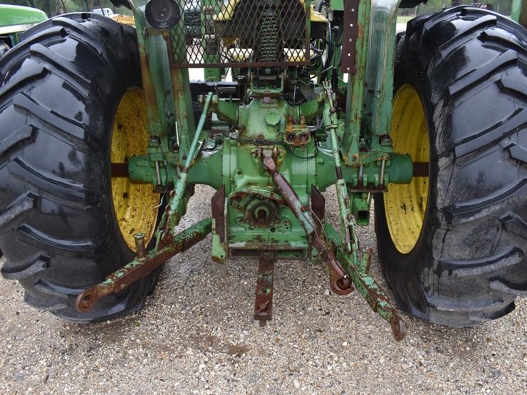 john-deere-2440-image-13