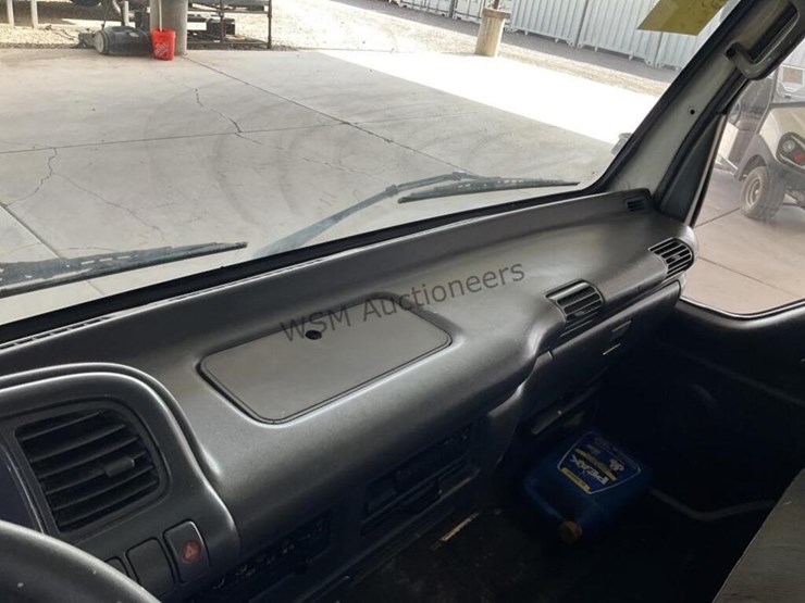 1998-isuzu-npr-image-18