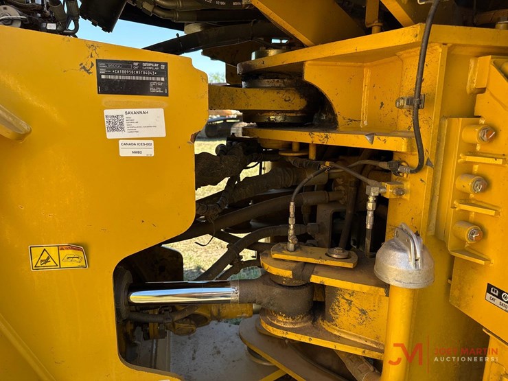 2021-caterpillar-950gc-image-12