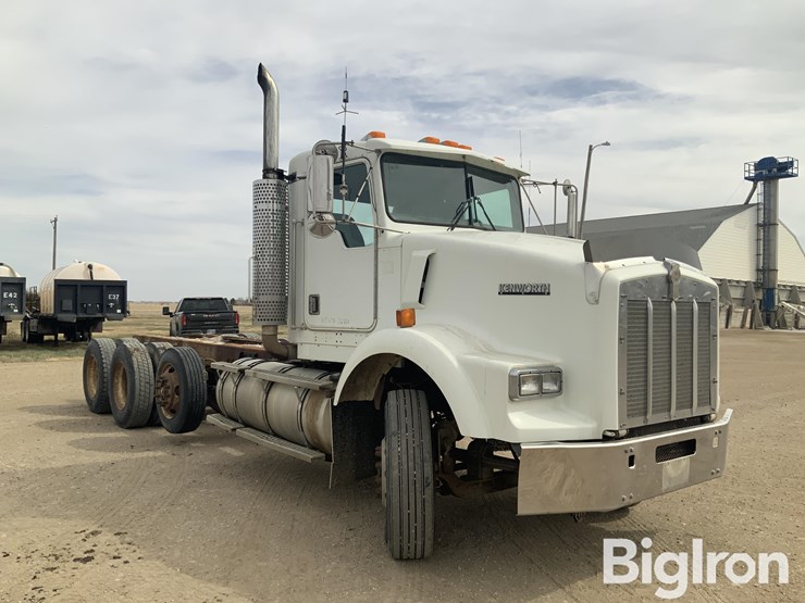 1999-kenworth-t800b-image-3