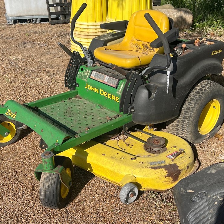 JOHN DEERE Z425