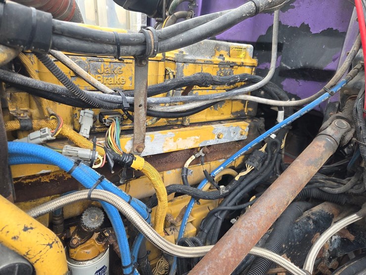 1995-peterbilt-357-image-68