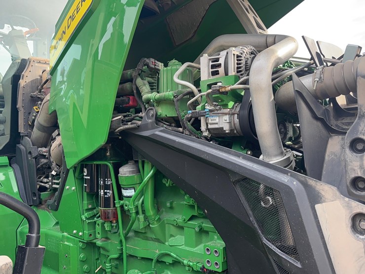 2022-john-deere-8r-370-image-10
