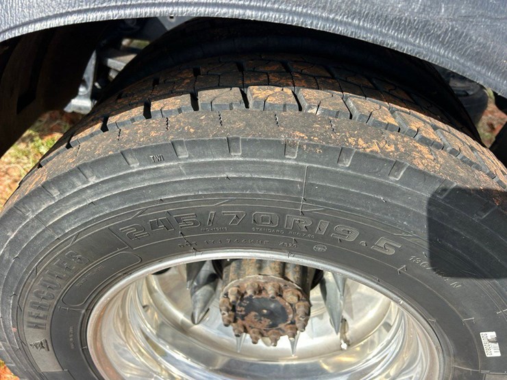 2009-kenworth-t300-image-7