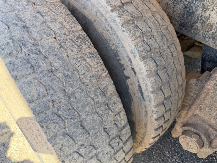 1995-mack-cl713-image-76