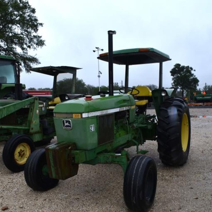 JOHN DEERE 2750