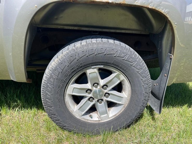 2013-gmc-sierra-sle-z71-pickup-image-8