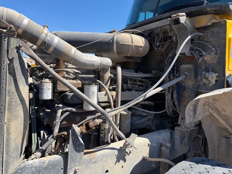 1995-mack-cl713-image-42