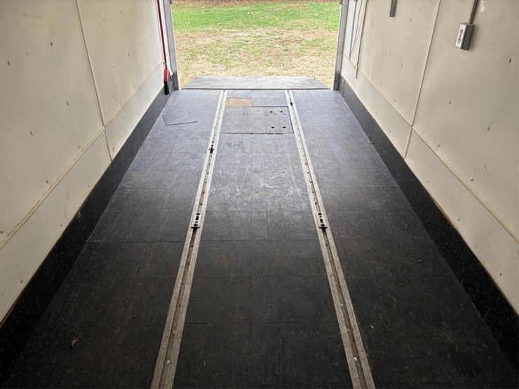 triton-tandem-axle-snowmobile-trailer-image-12